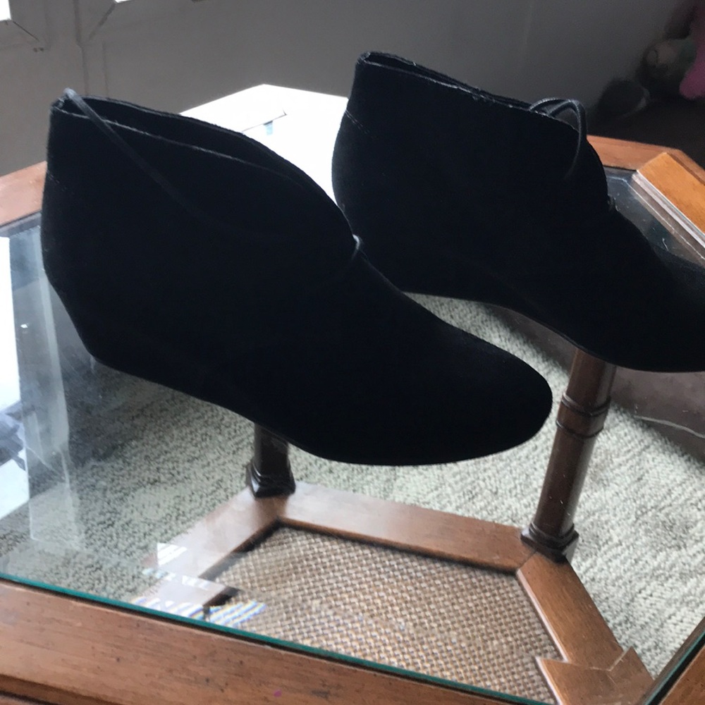 Brand new Nine West lace up wedge bootie